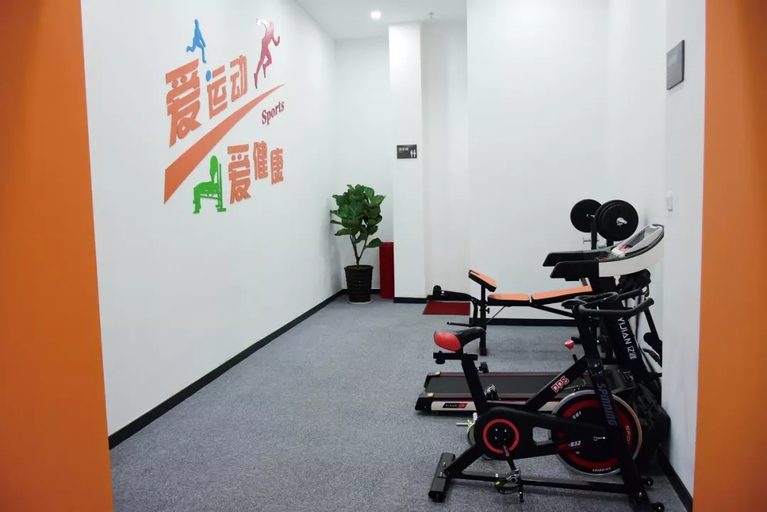 百創(chuàng)精工,匠心締造 |“鴻榮源物業(yè)超大型辦公室”裝修項(xiàng)目獲高度贊揚(yáng)