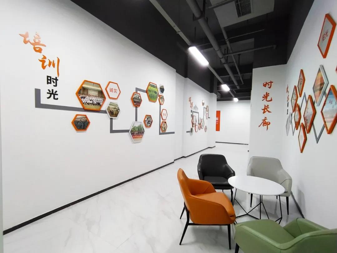 百創(chuàng)精品項(xiàng)目 | 百創(chuàng)集團(tuán)總承建的鴻榮源物業(yè)培訓(xùn)中心圓滿竣工！